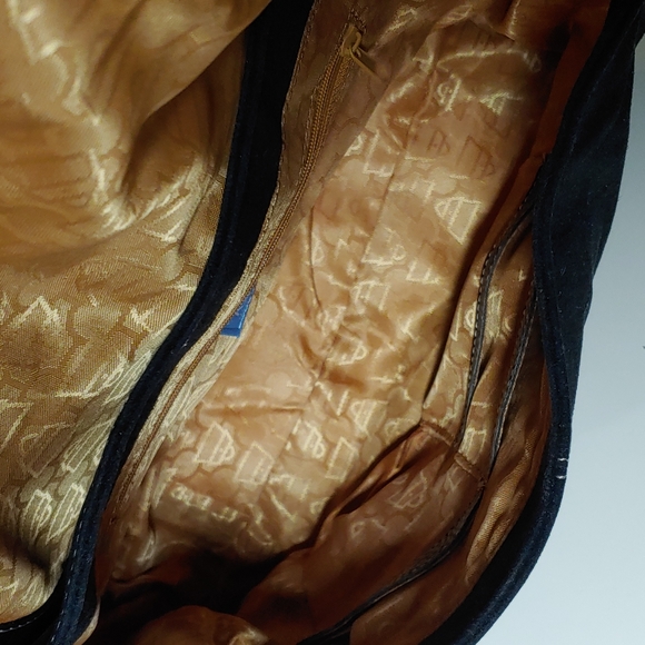 Kathy Van Zeeland Studded Shoulder Bag - Picture 15 of 17